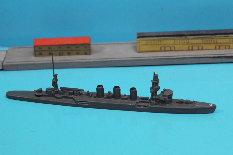 Kreuzer 27  "Kuma" (1 St.) J 1921 von Comet